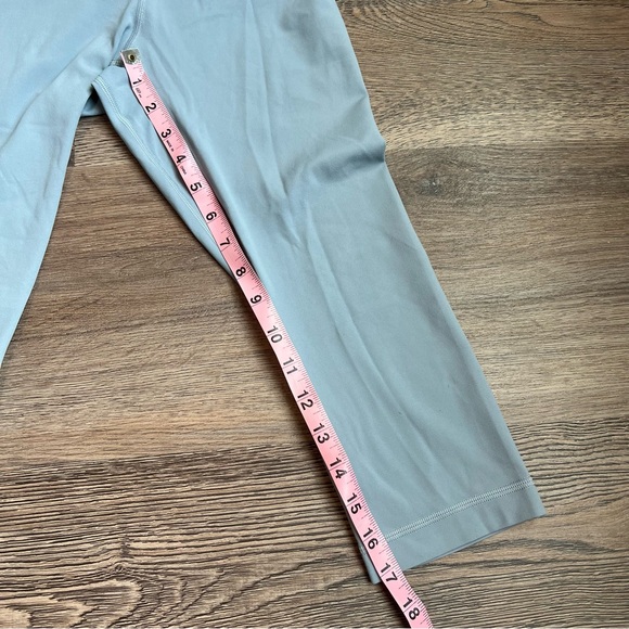Lululemon Align High Rise Crop 17” Chambray Size 4 - Picture 7 of 7